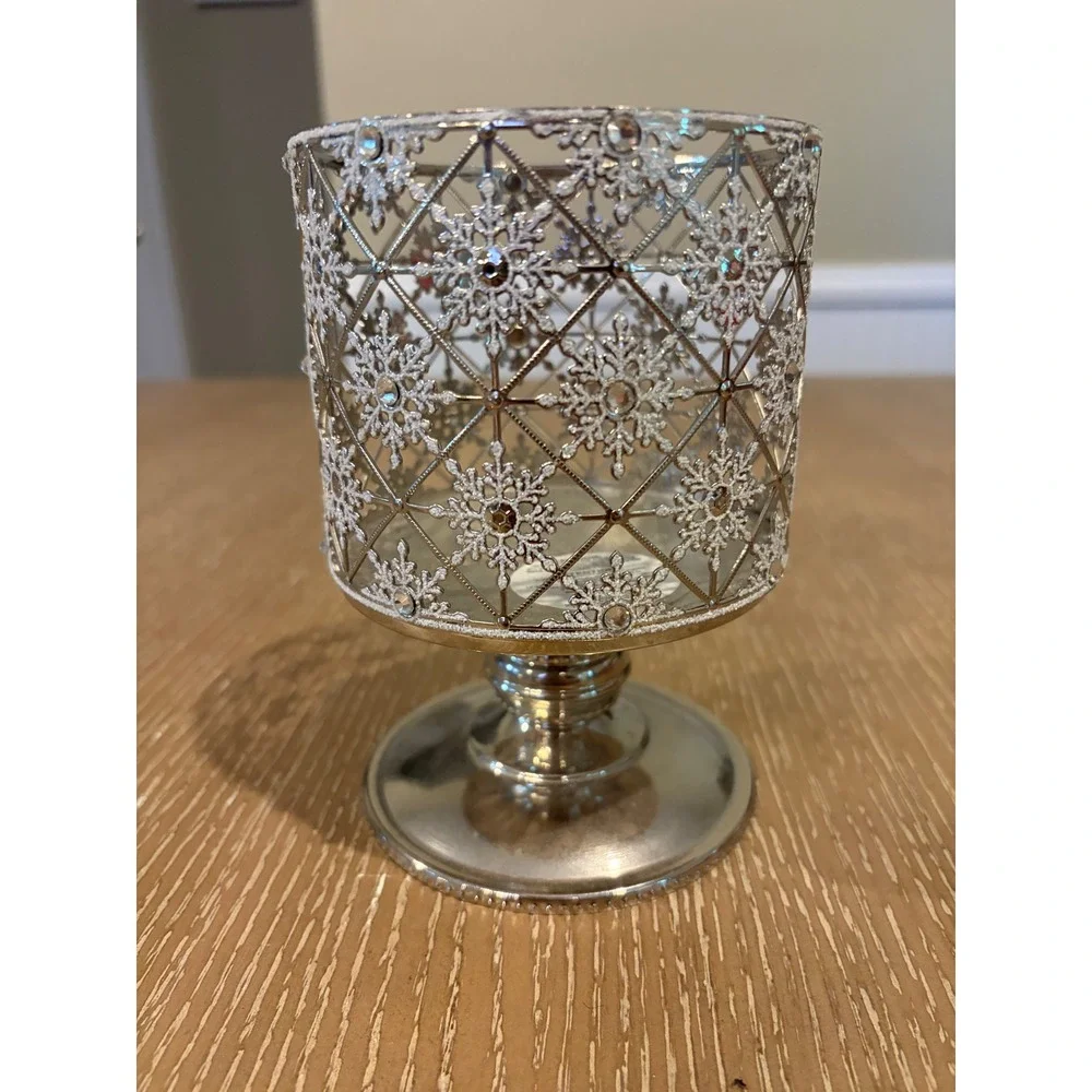 Bath & Body Works Silver Snowflake Gems Pedestal 3 Wick Candle Holder Sleeve